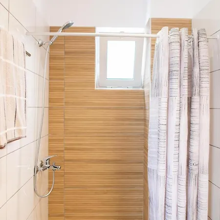 1 Bedroom Lambisea * Kos Town
